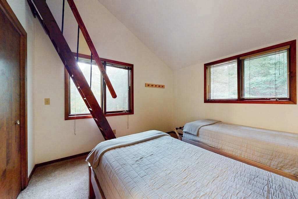 4 bedrooms, WiFi, bed sheets