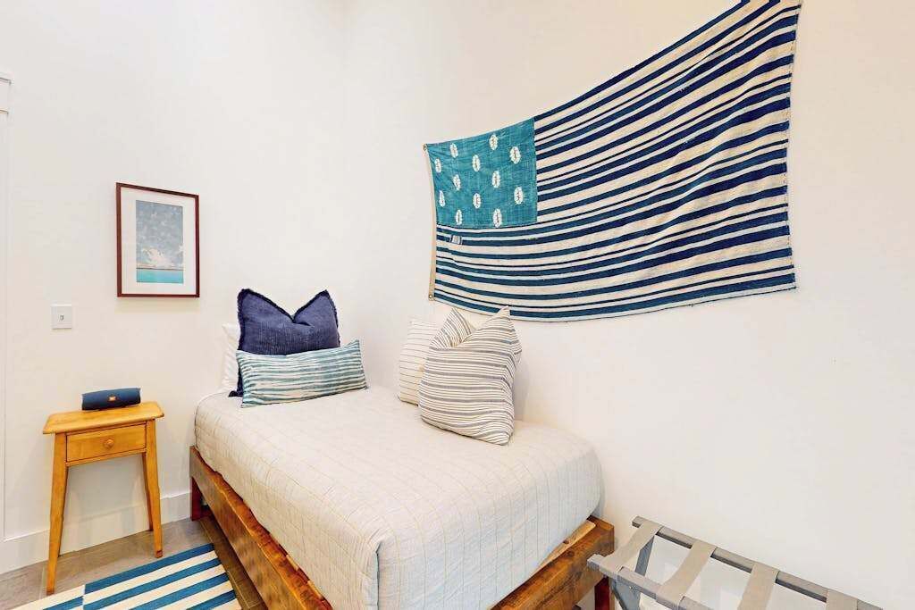 4 bedrooms, WiFi, bed sheets