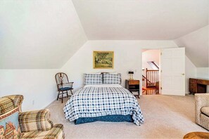 3 chambres, bureau, Wi-Fi, literie fournie