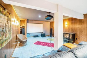Interior - Dog-friendly, lake view home with three season room, fireplace, video projector (Arcadia)