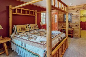 3 bedrooms, Internet, bed sheets - Perfect 'up north' home near Sleeping Bear Dunes & Lake Michigan, deck, W/D (Empire)
