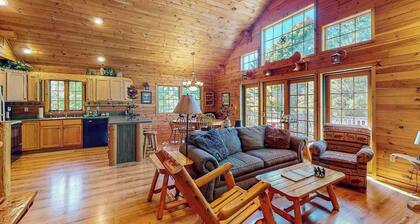 Perfect 'up north' home near Sleeping Bear Dunes & Lake Michigan, deck, W/D