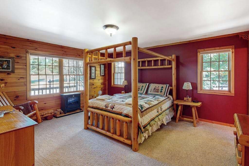 3 bedrooms, internet, bed sheets