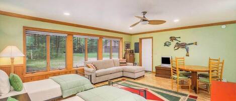 TV, DVD player, offices