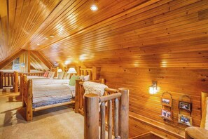 2 makuuhuonetta, silitysrauta/-lauta, Wi-Fi, vuodevaatteet