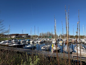 Marina - Sailing - Balcony, near water, ground floor, garden furniture, parking space (Glücksburg)