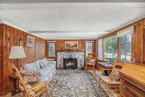 Offices - Two Dog-Friendly Guest Cottages with High-Speed WiFi and Private Beach Frontage (Beulah)