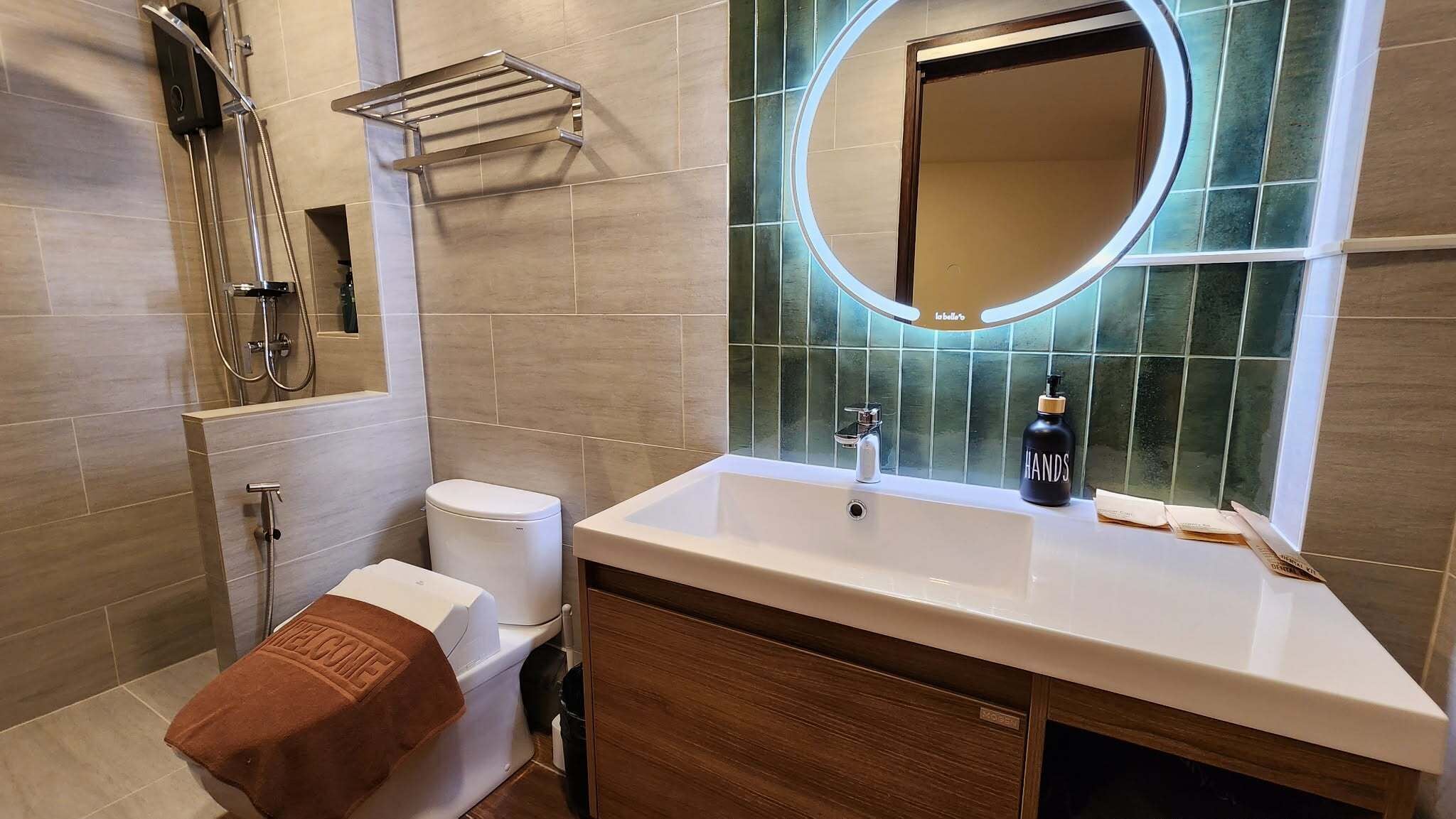 Shower, free toiletries, hair dryer, towels