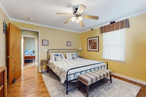 3 habitaciones, tabla de planchar con plancha, wifi y ropa de cama