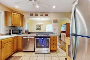 Fridge, microwave, oven, stovetop - Dog-Friendly Home with Enclosed Yard & Free High-Speed WiFi - Great Location (Union Pier)