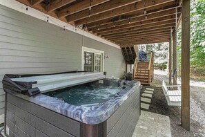 Terrace/patio - The Oasis at Forest Beach | Updated house in New Buffalo with shared amenities (New Buffalo)