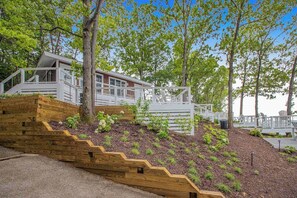 Property grounds - The Oasis at Forest Beach | Updated house in New Buffalo with shared amenities (New Buffalo)