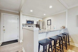 Fridge, microwave, oven, stovetop - Beautiful 2B/2B Harbor Springs Condo Just 6 Mi to Lake Michigan! (Harbor Springs)
