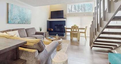 Beautiful 2B/2B Harbor Springs Condo Just 6 Mi to Lake Michigan!