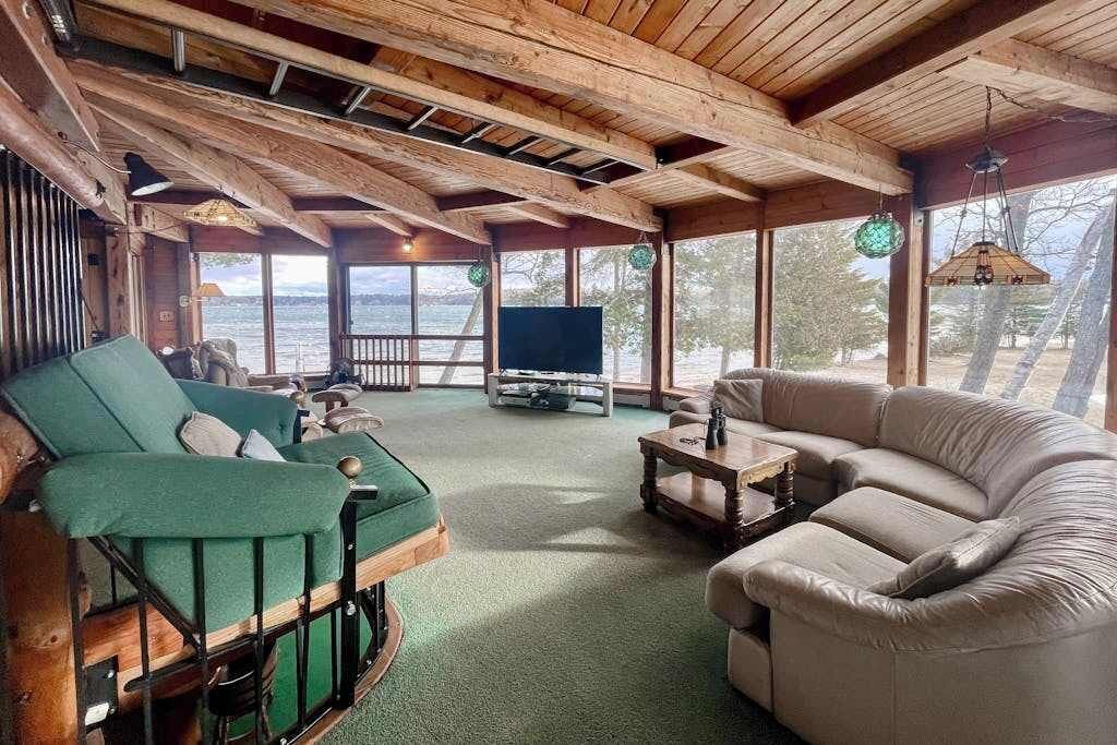TV, DVD player, offices