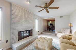 TV, DVD player, offices - Peaceful Home with Firepit, Gas Grill, WIFI,  Private W&D & Nearby Beach Access (St. Joseph)