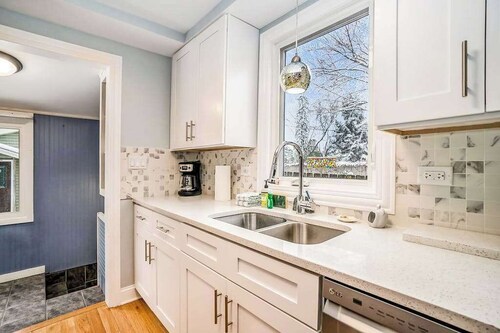 Beautiful house with private washer/dryer, Pack 'n Play, gas grill