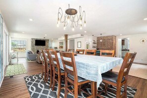 Dining - Spacious, riverfront new-build with wooded surroundings - minutes to town (Saugatuck)