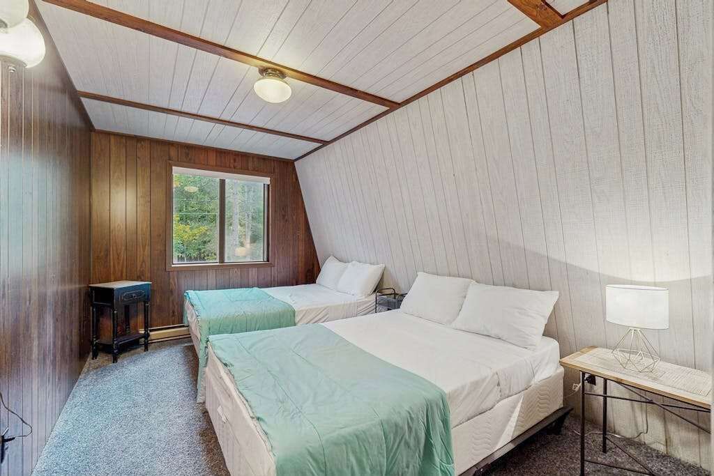 4 slaapkamers, een strijkplank/strijkijzer, wifi, beddengoed