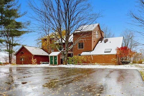 Mountain Condo at Crystal Mountain Resort - Walk to Lifts and Golf