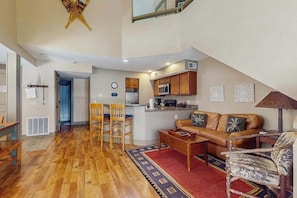 TV, fireplace, DVD player, offices - Mountain Condo at Crystal Mountain Resort - Walk to Lifts and Golf (Thompsonville)