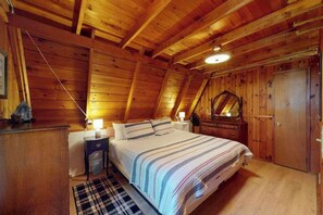 Tabla de planchar con plancha, wifi y ropa de cama 