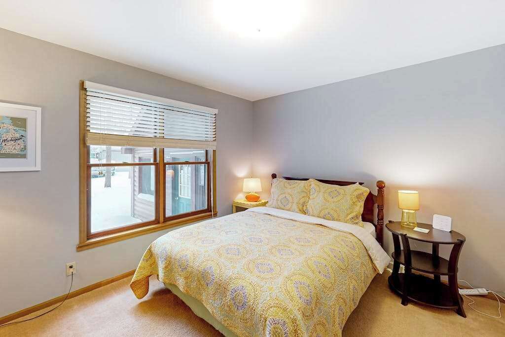 5 slaapkamers, reisbedje, wifi, beddengoed