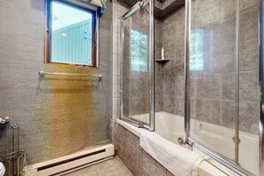 Douche, serviettes fournies