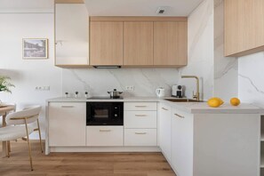 Refrigerador, microondas, parrilla de estufa y lavavajillas 