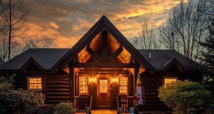 Luxury Deep Creek Lake Cabin - Hot Tub, Fire Pit, Lake Views, Sleeps 14