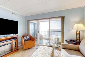 TV, offices - Beachfront condo with ocean-view balcony, outdoor pool, washer/dryer & AC (Ocean City)