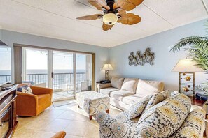 TV, offices - Beachfront condo with ocean-view balcony, outdoor pool, washer/dryer & AC (Ocean City)