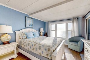 2 bedrooms, iron/ironing board, WiFi, bed sheets - Beachfront condo with ocean-view balcony, outdoor pool, washer/dryer & AC (Ocean City)