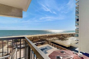 Property grounds - Oceanfront condo with beach access, indoor/outdoor pools, movie theater, & sauna (Ocean City)
