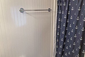 Shower, hair dryer, towels - Bimini # 207 (Ocean City)