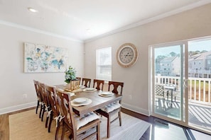 Dining - Nautical townhome with pool, open layout, & deck - near Ocean City Boardwalk (Berlin)