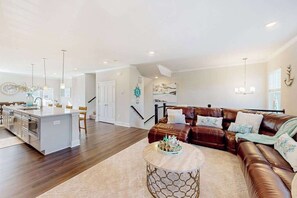 TV, video games, offices - Nautical townhome with pool, open layout, & deck - near Ocean City Boardwalk (Berlin)