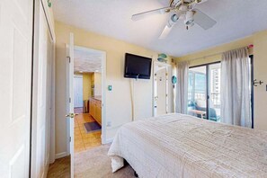3 bedrooms, desk, WiFi, bed sheets - Corner unit ocean view condo with large balcony, direct beach access, & W/D (Ocean City)