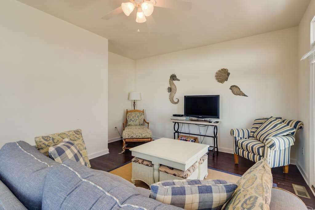 TV, DVD player, offices