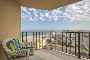 Property grounds - Oceanview condo with private balcony, shared pool access - walk to the beach (Ocean City)