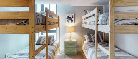 2 bedrooms, iron/ironing board, WiFi