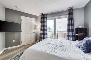 1 bedroom, iron/ironing board, WiFi, bed sheets - First-Floor Seaside Condo with Free WiFi, Shared Pool, Jetted Tub, and Central A/C (Ocean City)