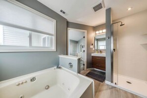 Shower, hair dryer, towels - First-Floor Seaside Condo with Free WiFi, Shared Pool, Jetted Tub, and Central A/C (Ocean City)