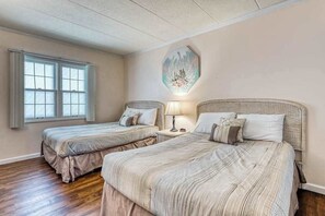 2 bedrooms, iron/ironing board, WiFi, bed sheets - Bayfront condo with marina views and access to shared pool - walk to beach (Ocean City)
