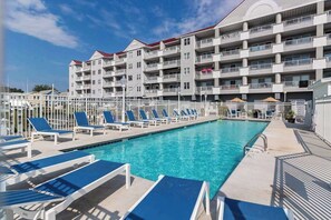 Pool - Bayfront condo with marina views and access to shared pool - walk to beach (Ocean City)