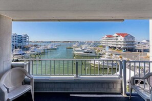 Property grounds - Bayfront condo with marina views and access to shared pool - walk to beach (Ocean City)