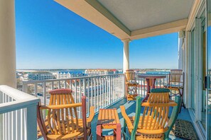 Property grounds - Family-Friendly Condo w/Partial Ocean Views, Free WiFi, Private W/D, Shared Pool (Ocean City)