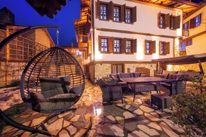 Outdoor dining - han-ı safran konak (Safranbolu)