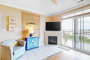 TV, fireplace, DVD player, stereo - Sunset Island - 6 Hidden Cove 4C (Ocean City)