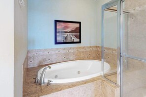Shower, hair dryer, towels - Sunset Island - 6 Hidden Cove 4C (Ocean City)